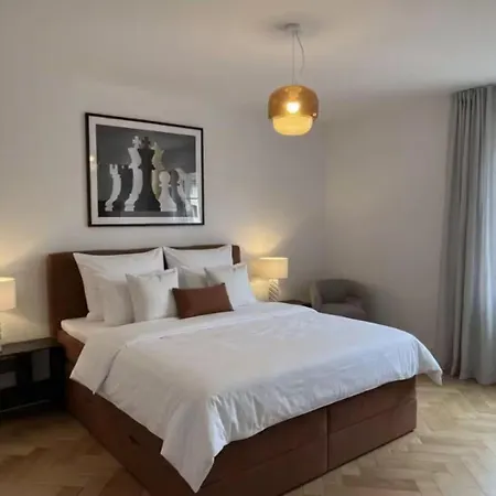 Chess 4 5-room Flat For 8 *